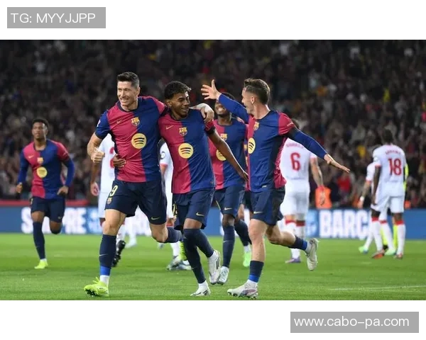 足球巨星的成就与影响力分析：从球场到社会的多重角色与贡献