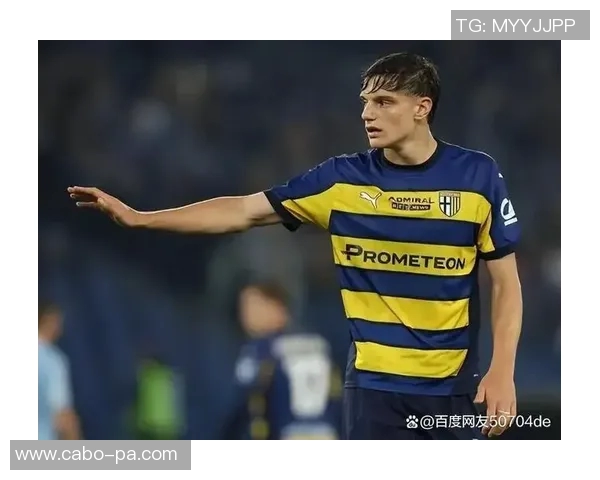 身高仅一米五的足球球星他如何在绿茵场上创造传奇成就